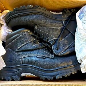 Sketchers Steel Toe Men’s Work Boots 
Size: 10.5 M
Brand new, never worn